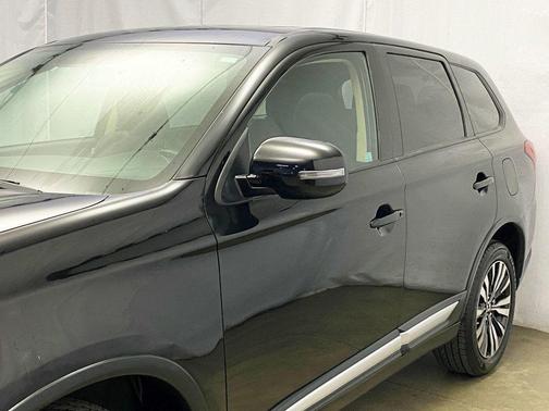 2019 Mitsubishi Outlander SE