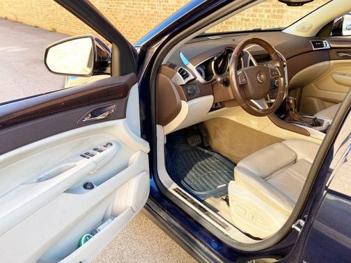 2011 Cadillac SRX Luxury Collection