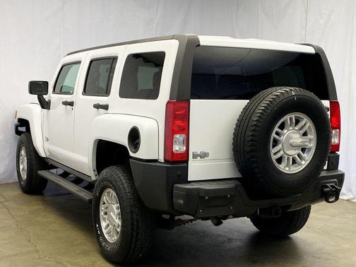 2007 Hummer H3 Base