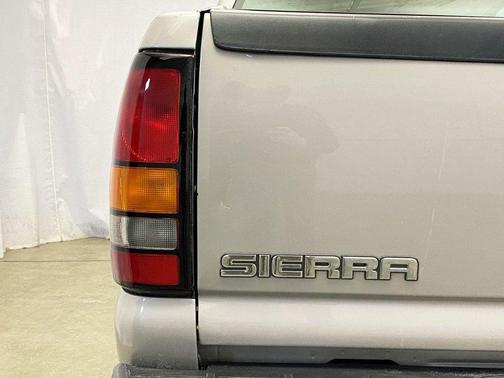 2005 GMC Sierra 1500 Base