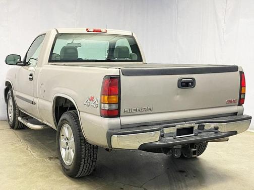 2005 GMC Sierra 1500 Base