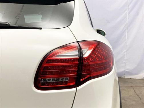 2011 Porsche Cayenne Base