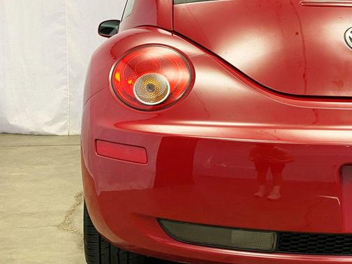 2010 Volkswagen New Beetle 2dr Automatic PZEV