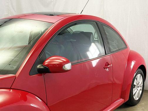 2010 Volkswagen New Beetle 2dr Automatic PZEV