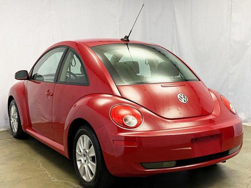 2010 Volkswagen New Beetle 2dr Automatic PZEV