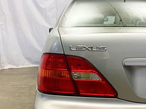2003 Lexus LS 430 Base