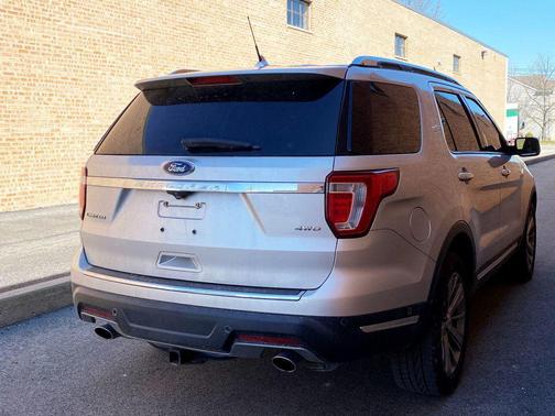 White Platinum Metallic Tri-Coat 2018 Ford Explorer Limited
