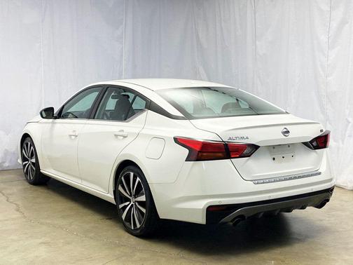 2020 Nissan Altima 2.5 SR Sedan