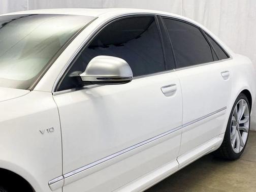 2008 Audi S8 4dr Sedan