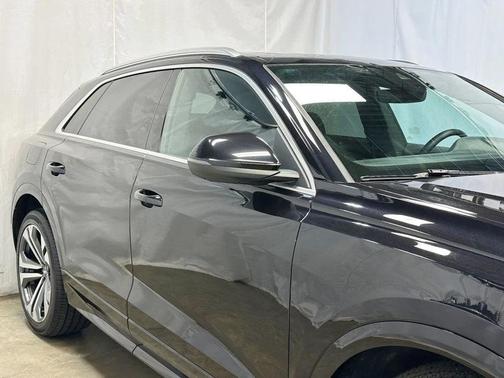 Orca Black Metallic 2019 Audi Q8 3.0T Prestige