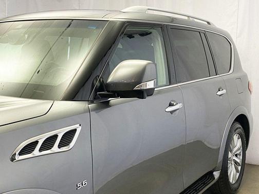 2017 INFINITI QX80 Base