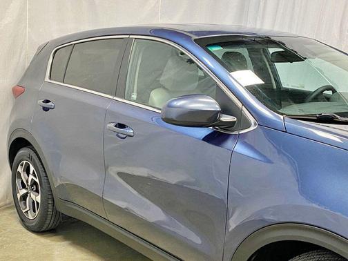 Pacific Blue 2021 Kia Sportage LX