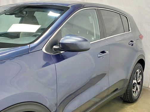 Pacific Blue 2021 Kia Sportage LX