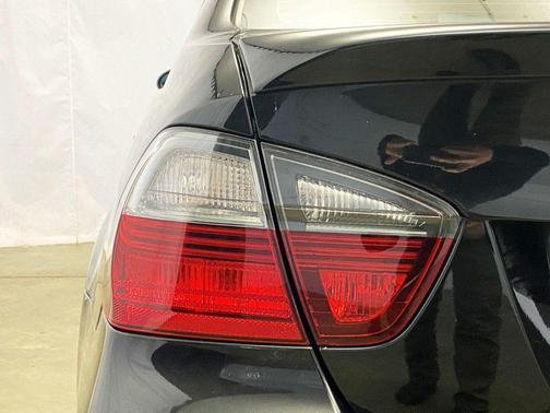 2006 BMW 325 1 Owner / ALL WHEEL DRIVE