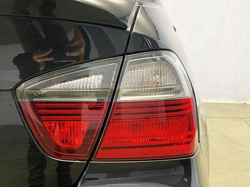 2006 BMW 325 1 Owner / ALL WHEEL DRIVE