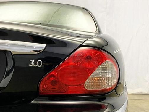 2004 Jaguar X-Type 4dr Sedan 3.0L
