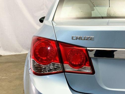 2011 Chevrolet Cruze LS