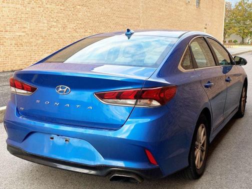 2018 Hyundai SONATA SE