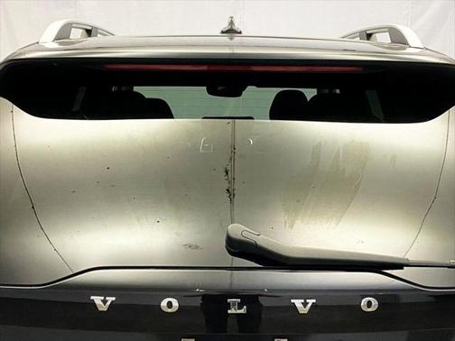 2018 Volvo XC90 T6 Momentum