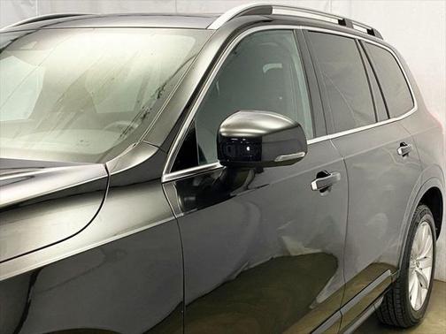 2018 Volvo XC90 T6 Momentum