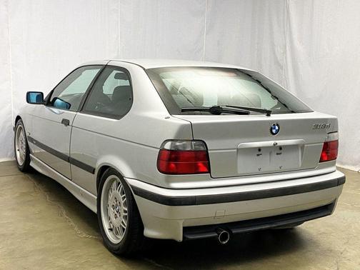 1999 BMW 318 M52 Swap / M Technic