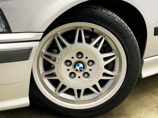 1999 BMW 318 M52 Swap / M Technic