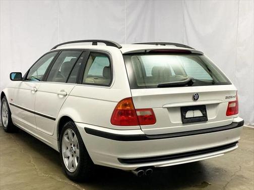 2001 BMW 325 325i Sport