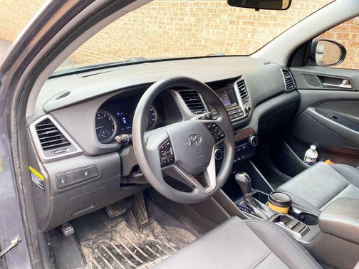 2017 Hyundai TUCSON SE