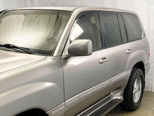 2002 Toyota Land Cruiser Base