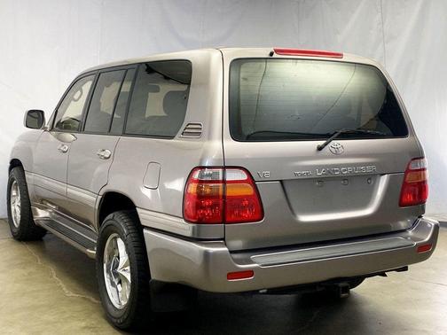 2002 Toyota Land Cruiser Base
