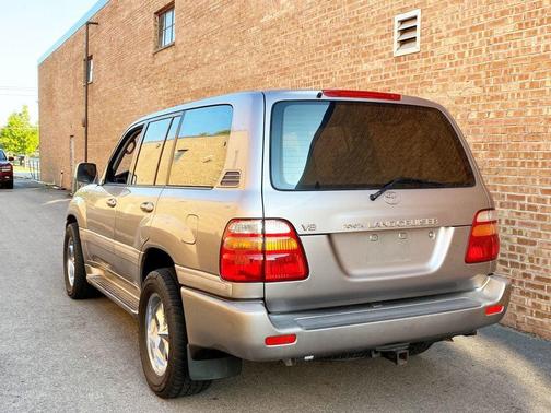 2002 Toyota Land Cruiser Base
