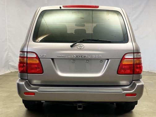 2002 Toyota Land Cruiser Base