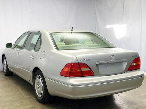 2002 Lexus LS 430 Base