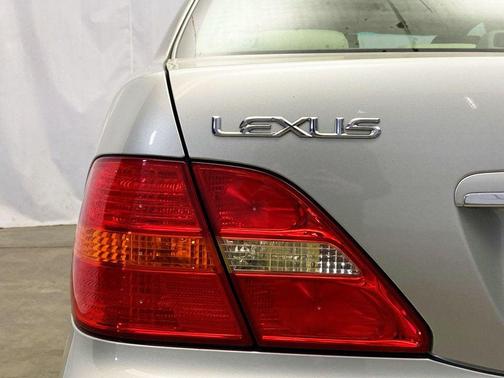 2002 Lexus LS 430 Base