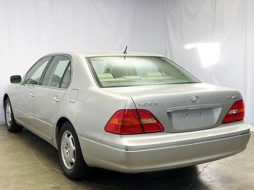 2002 Lexus LS 430 Base