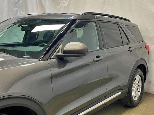 Iconic Silver Metallic 2020 Ford Explorer XLT RWD