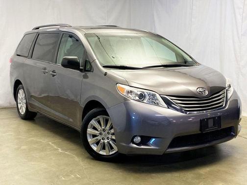2013 Toyota Sienna XLE