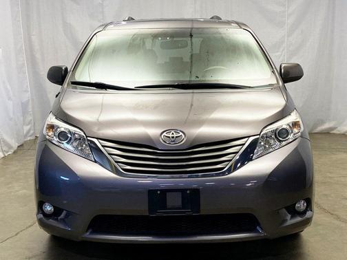 2013 Toyota Sienna XLE
