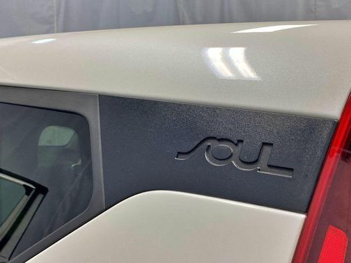 2020 Kia Soul LX IVT