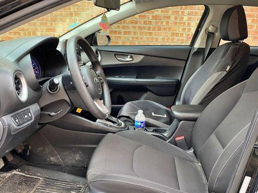 Aurora Black 2019 Kia Forte LXS IVT