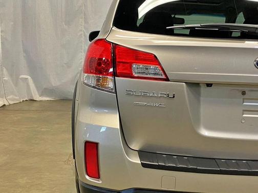 Tan 2014 Subaru Outback 2.5i Premium