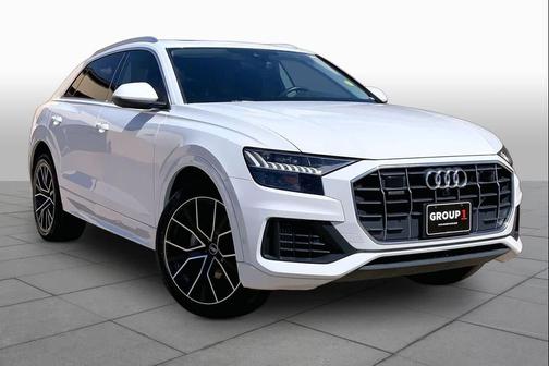 Glacier White Metallic 2023 Audi Q8 Premium