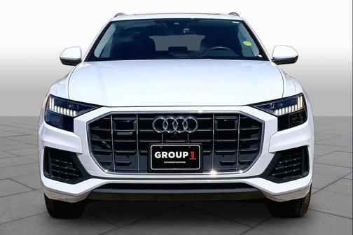 Glacier White Metallic 2023 Audi Q8 Premium