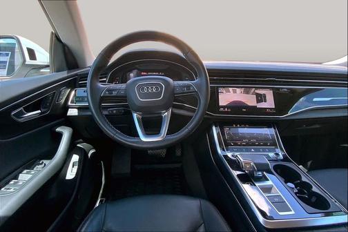 Glacier White Metallic 2023 Audi Q8 Premium