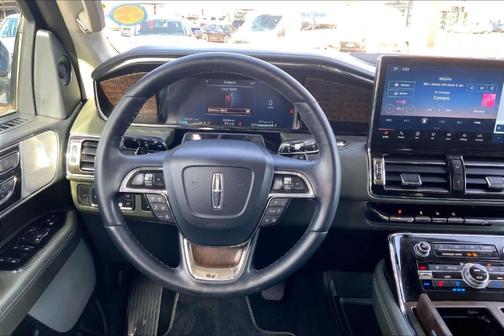 2022 Lincoln Navigator L Black Label