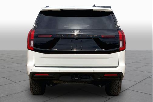 Star White Metallic Tri-Coat 2026 Ford Expedition Tremor