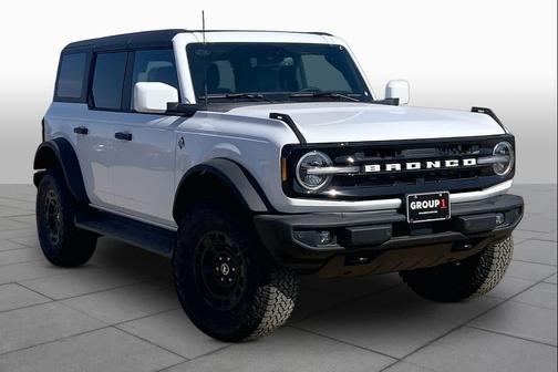 Oxford White 2026 Ford Bronco Outer Banks