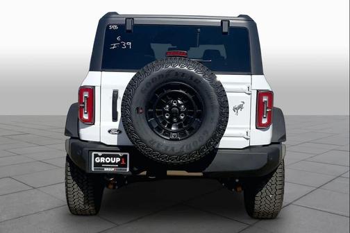 Oxford White 2026 Ford Bronco Outer Banks