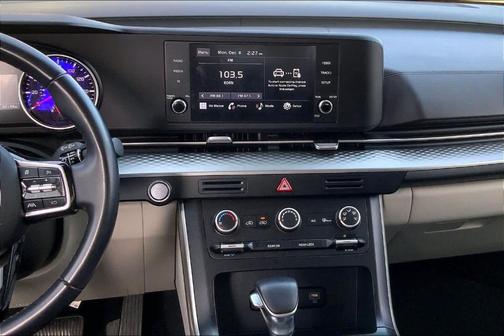 2023 Kia Carnival LX