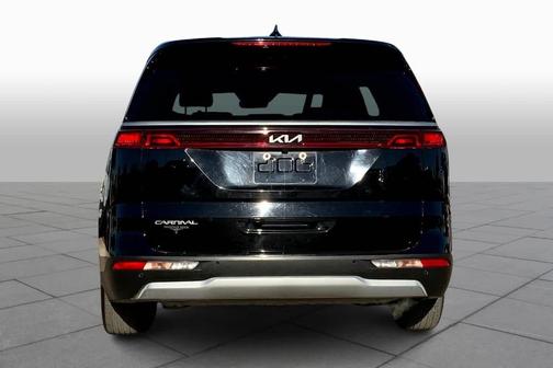 2023 Kia Carnival LX